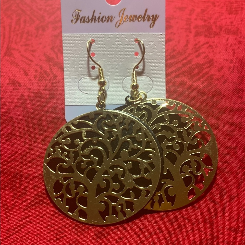 Elegant Gold Tree Design Earrings